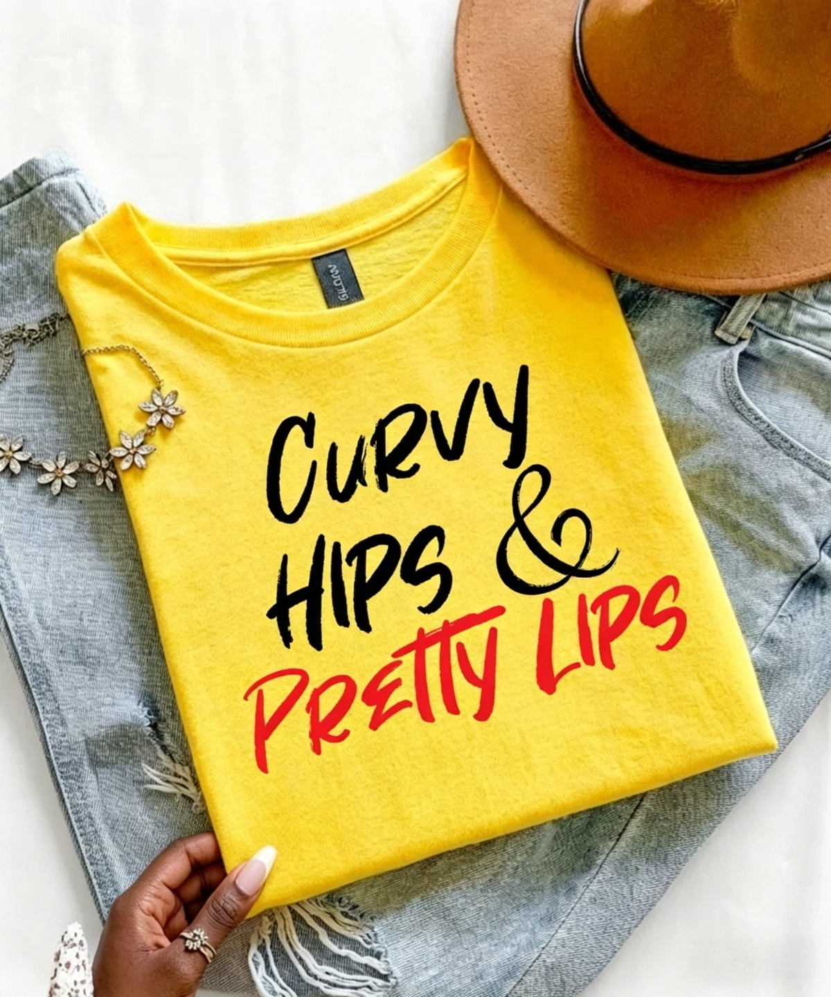 Curvy Hips & Pretty Lips