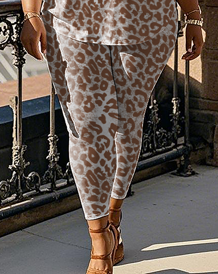 Women's leopard print pattern T-Shirt & Pants