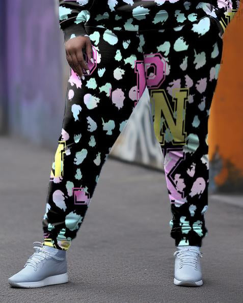 Women's Plus Size Pink Milk Pattern Graffiti Hoodie Set (Two-Pack)